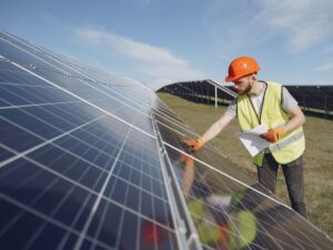 Técnico em energia solar fotovoltaica.